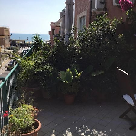 Ostia Bed And Beach Exterior photo