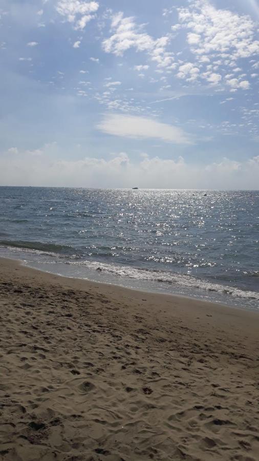 Ostia Bed And Beach Exterior photo