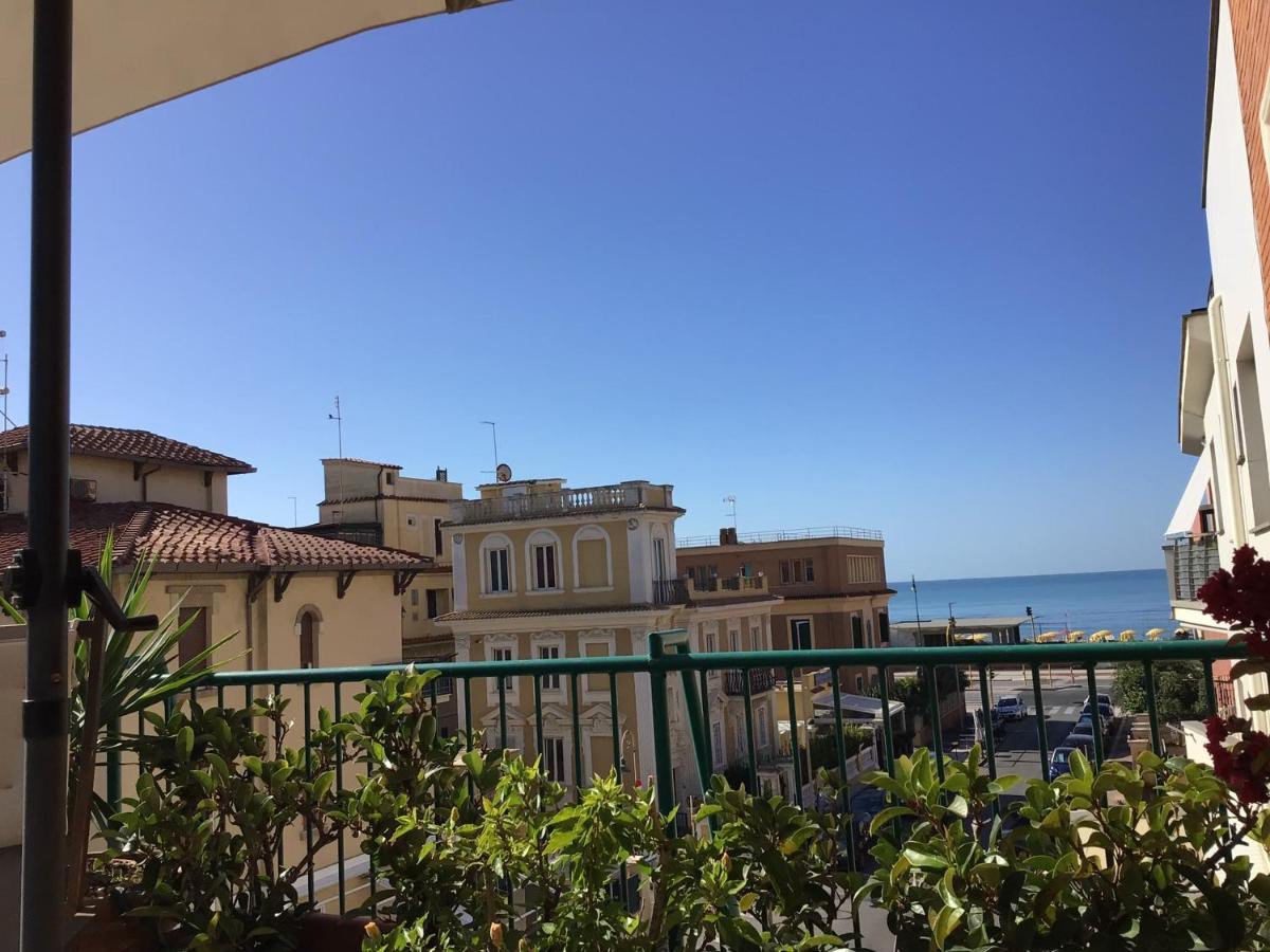 Ostia Bed And Beach Exterior photo