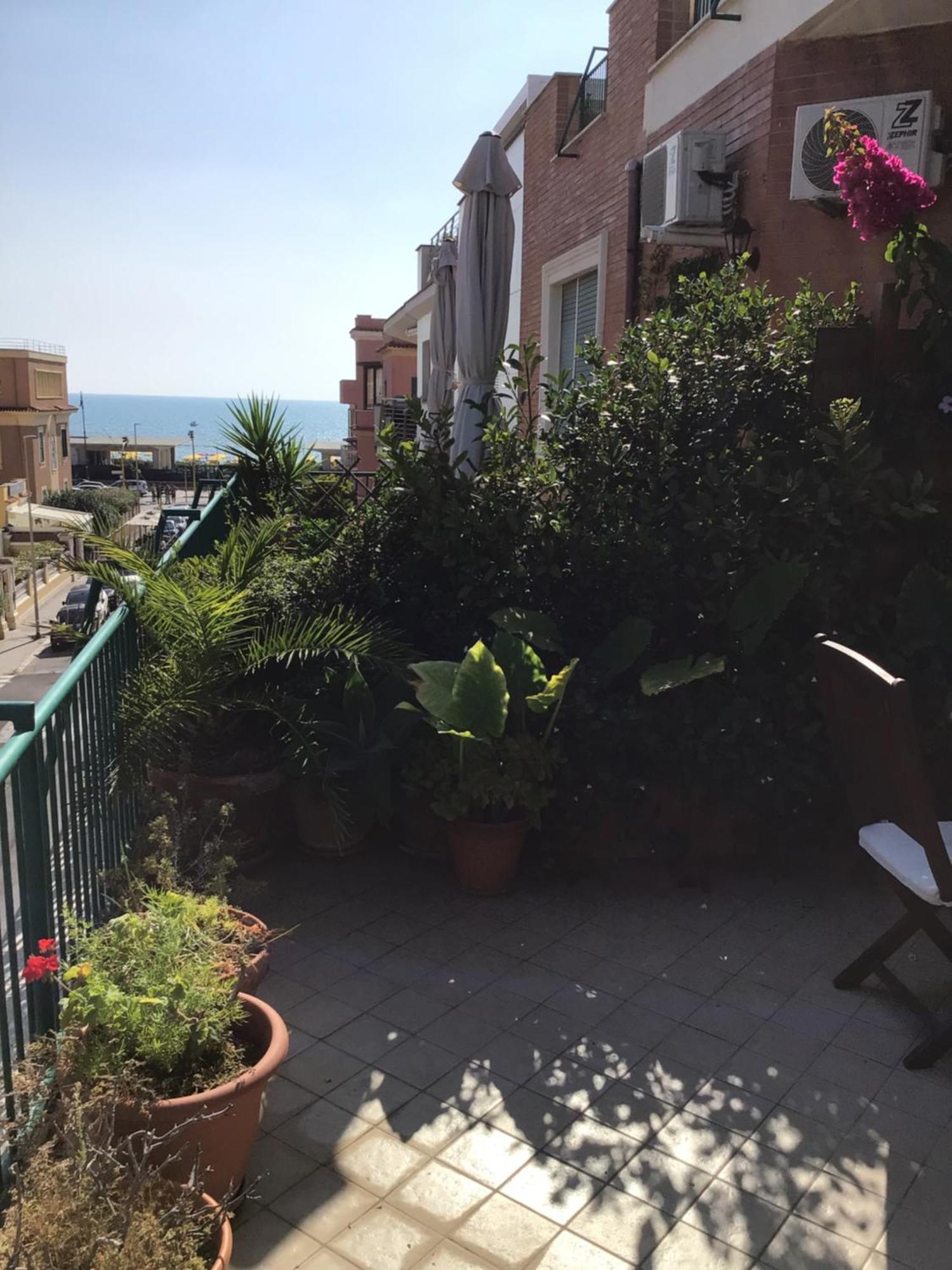 Ostia Bed And Beach Exterior photo